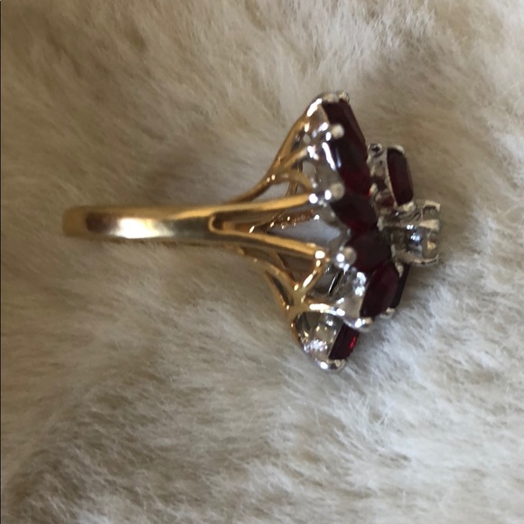 Gold plated ring with synthetic jewels - Picture 5 of 6